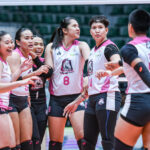 Akari Chargers Zus Coffee Thunderbelles contra uma partida de turnê durante um PVL.