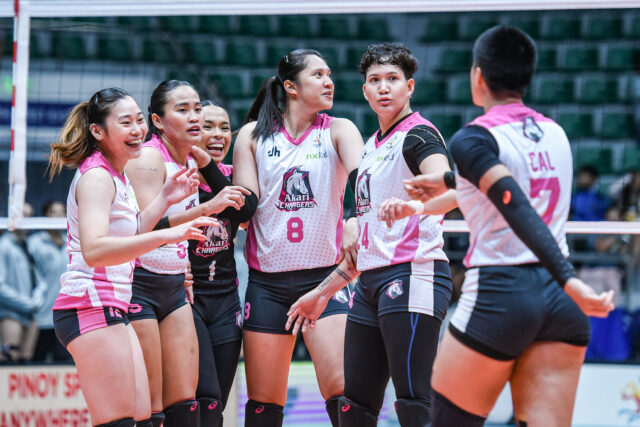 Akari Chargers Zus Coffee Thunderbelles contra uma partida de turnê durante um PVL. 