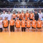 Fazenda Foxies frescos durante um PVL em uma partida de turnê contra o Galeies Tower Highters.