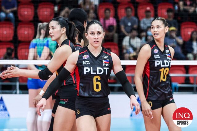 Os atiradores de alta velocidade do PLDT durante a estrela do AVC Champions League Savi Davison.