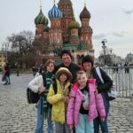 Derek Huffman, 46, mudou -se com sua esposa Deanna, suas três filhas e a família Husky para a pequena cidade de Istra, perto de Moscou, no início deste ano, depois de afirmar que os Estados Unidos foram excedidos por