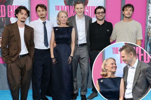 Pamela Anderson e Liam Neeson posam com seus filhos para a estréia de "Naked Gun" depois de ligar para as fofocas de namoro

