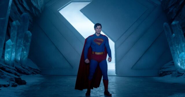 Para cima, para cima e ... hein? Um 'Superman' reiniciado dá ao homem de aço uma mente Malvavisco

