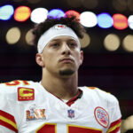 Patrick Mahomes não hesita em nomear o maior passe-rishher que já enfrentou