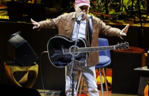 Paul Simon oferece um encantador encantamento no Disney Hall Paul Simon oferece um encantador encantamento no Disney Hall