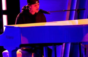 “Pé de negócios” de Justin Bieber: as maiores conclusões de ‘Swag’ "Pé de negócios" de Justin Bieber: as maiores conclusões de 'Swag'