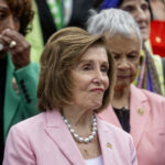 Pelosi diz 'Libere os arquivos' Após a Fallout 'Distração de Epstein