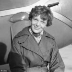 Amelia Earhart (foto) e o navegador Fred Noonan desapareceram enquanto tentava voar pelo mundo em 2 de julho de 1937, que brilhavam décadas de pesquisas malsucedidas e inúmeras teorias
