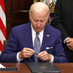 Por Fautos para seu irmão: Lista de pessoas Joe Biden Aprenda por AutoPen
