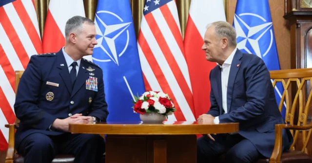 Presa se encontrou com o novo comandante da OTAN. Grynkewich alerta de conflito com a China e a Rússia

