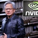 Jensen Huang ajoelhado ao lado do robô humanóide.