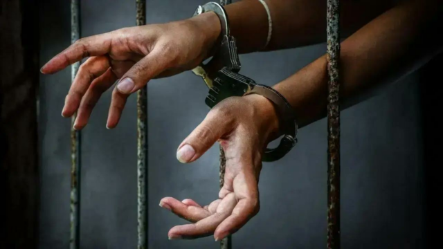 Prisão do exército em Delhi para contrabando afegão


