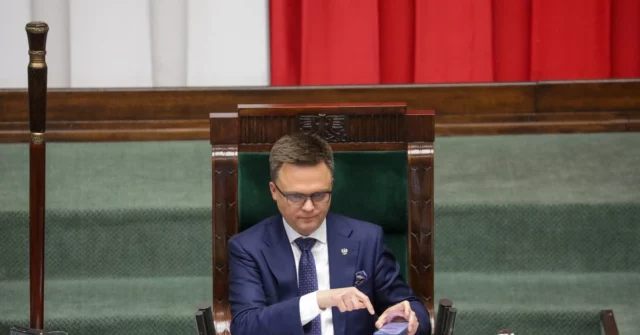 Problemas de renovação do governo. Porta -voz Szymon Hołownia nega

