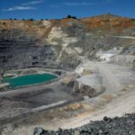 Proprietário da pedreira de Cupertino para começar a limpar o desperdício de mineração no riacho com vários milhões de dólares