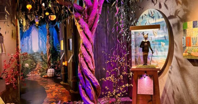 Puppets elegantes em uma floresta de fantasia? Entre neste SoCal cheio de artesanal à mão

