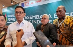 Quase todos os poços de petróleo na Indonésia são antigos, procure 3 posturas Quase todos os poços de petróleo na Indonésia são antigos, procure 3 posturas