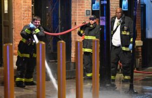 Quem é Doowop? O amigo e membro da gangue do chef Kef, Mello Buckzz, supostamente uma das vítimas da festa de transmissão do álbum Quem é Doowop? O amigo e membro da gangue do chef Kef, Mello Buckzz, supostamente uma das vítimas da festa de transmissão do álbum