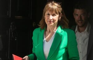 Rachel Reeves está definido para reduzir o limite de economia de ISA em dinheiro – o que isso significaria para você? Por ameaça: o chanceler Rachel Reeves se recusou a excluir um corte na compensação da ISA, atualmente por £ 20.000