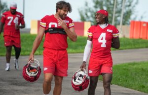 Rashee Rice Gots 1 Word Reação Chefs Husping WR Room ft. Xavier digno e Hollywood Brown March Madness Logo