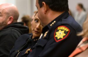 Recém -publicada Docs Detalhe o líder do sindicato prisão, suposto caso de funcionário enquanto o condado de San Mateo tenta remover o xerife Recém -publicada Docs Detalhe o líder do sindicato prisão, suposto caso de funcionário enquanto o condado de San Mateo tenta remover o xerife