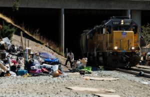 Redwood City conclui na jurisdição da Bay Area para proibir campos de rua Redwood City conclui na jurisdição da Bay Area para proibir campos de rua