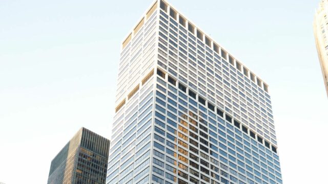 Relatório: 5 assassinatos para o edifício da construção de Nova York HQ NFL

