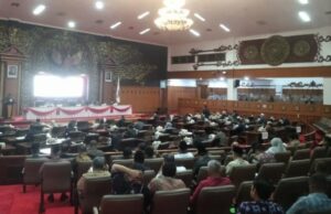 Reunião Plenária do Parlamento Provincial de Jambi, Visão Geral da Reading do Conselho em frente ao Governador de Jambi Reunião Plenária do Parlamento Provincial de Jambi, Visão Geral da Reading do Conselho em frente ao Governador de Jambi