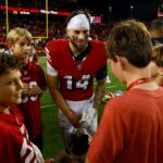 Ricky Pearsall #14 do San Francisco 49ers comemora depois que ela alcançou um touchdown no segundo trimestre do State Farm Stadium no segundo trimestre do State Farm Stadium em 5 de janeiro de 2025 em Glendale, Arizona. (Foto de Christian Petersen/Getty Images)