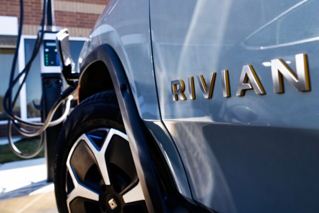 Rivian reiniciar o trabalho em sua fábrica na Geórgia, aparece e -mails

