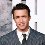 Rob McElhenney e Kaitlin Olson Relationship Line