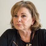 Roseanne Barr bate Trump para evitar as perguntas de Epstein Maga ainda se importa com: 'Leia a maldita sala'