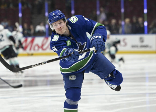 Rumores da NHL: Brock Boeser soltou Bombshell, alegando que os Canucks retornaram ao Flyers depois de perder US $ 5,4 milhões

