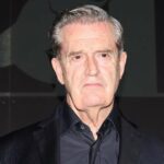 Rupert Everett afirma que foi demitido por 'Emily em Paris' após a quarta temporada