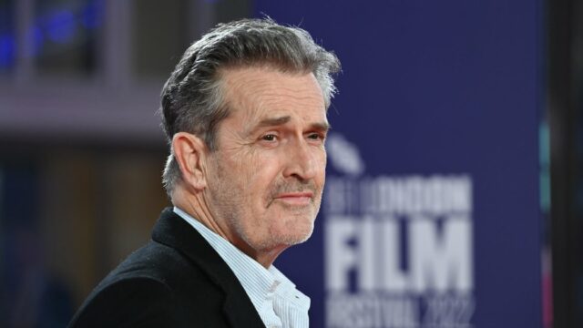 Rupert Everett diz que foi demitido de 'Emily na 5ª temporada de Paris:' Eu não sei por que '

