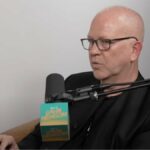 Ryan Murphi Discurso de volta ao retorno acima de JFK Jr.-Save "Mergerne Love Stories": "Estranho, momento sombrio para mim" | Vídeo