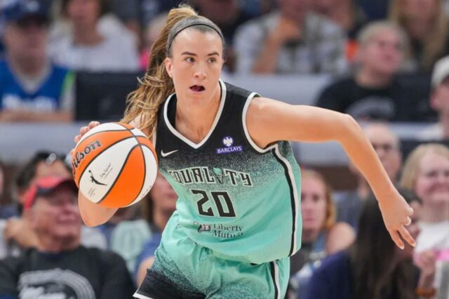 Sabrina Ionescu, que marcou 31 pontos, quer se mover durante a perda de Liberty 100-93 com o Lynx em 30 de julho de 2025.