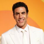 Sacha Baron Cohen mostra uma nova aparência ralada de 53
