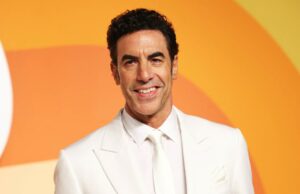 Sacha Baron Cohen mostra uma nova aparência ralada de 53 Sacha Baron Cohen mostra uma nova aparência ralada de 53