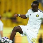 Sadio Mane Assista e segue a jovem indonésia de Qari quando ele está recitando ao vivo no Instagram