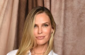 Sara Foster revela se o casamento de Jeff Bezos e Lauren Sánchez incluiu GetTyImages-2222645444 dentro de Jeff Bezos e Lauren Sanchezs pijama da festa de casamento convidados e danças.