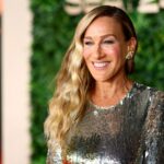 Sarah Jessica Parker usa esta ferramenta facial de US $ 13 para reviver sua pele após longos dias no set