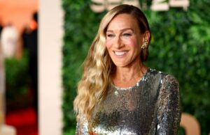 Sarah Jessica Parker usa esta ferramenta facial de US $ 13 para reviver sua pele após longos dias no set Sarah Jessica Parker usa esta ferramenta facial de US $ 13 para reviver sua pele após longos dias no set
