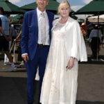 Sarah Lancashire foi com o marido Peter Salmon para um raro passeio público quando liderou as estrelas no segundo dia do Wimbledon Championships 2025 na terça -feira