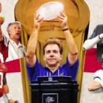 Se o playoff de futebol da universidade não estiver quebrado, por que você o resolve?