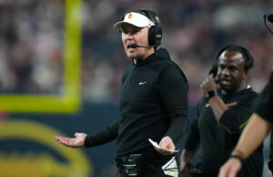 “Seja um republicano mais” – Colin Cowherd explodiu a USC após o mais recente relatório de avaliação de Lincoln Riley. March Madness Logo