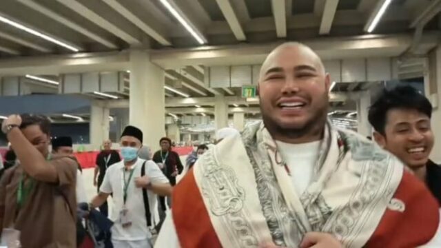 Sentindo uma garota antes de migrar, Ivan Gunawan: Eu e Ayu Ting Ting não precisamos de frases na sexta -feira

