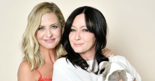 Rose McGowan compartilha uma foto de Shannen Doherty.