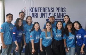 Sheryl Sheinafia para Daffa Wardana, juntou -se à Maratona Mundial para construir um abrigo RMHC em Yakarta Sheryl Sheinafia para Daffa Wardana, juntou -se à Maratona Mundial para construir um abrigo RMHC em Yakarta