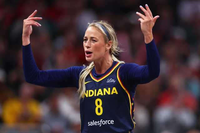 Sophie Cursingham envia uma mensagem urgente para febre

