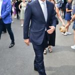 Gary Lineker parecia de bom humor quando participou do quinto dia em Wimbledon no All England Lawn Tennis Club na sexta -feira, dias depois de emitir uma nova chance na BBC